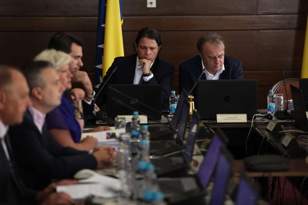 Vlada FBiH usvojila proračun viši za pola milijarde KM nego lani