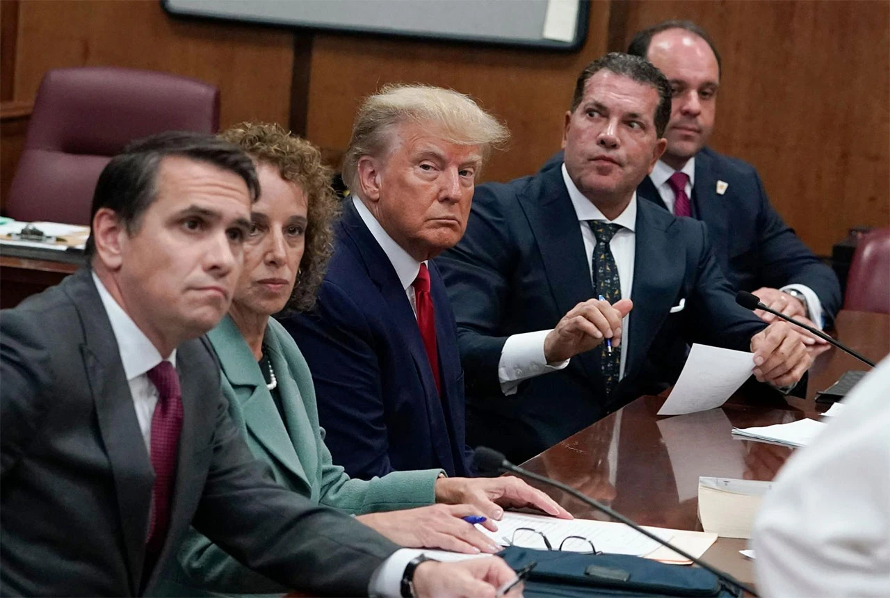 Trump paralelno u sudskim bitkama i predizbornoj kampanji