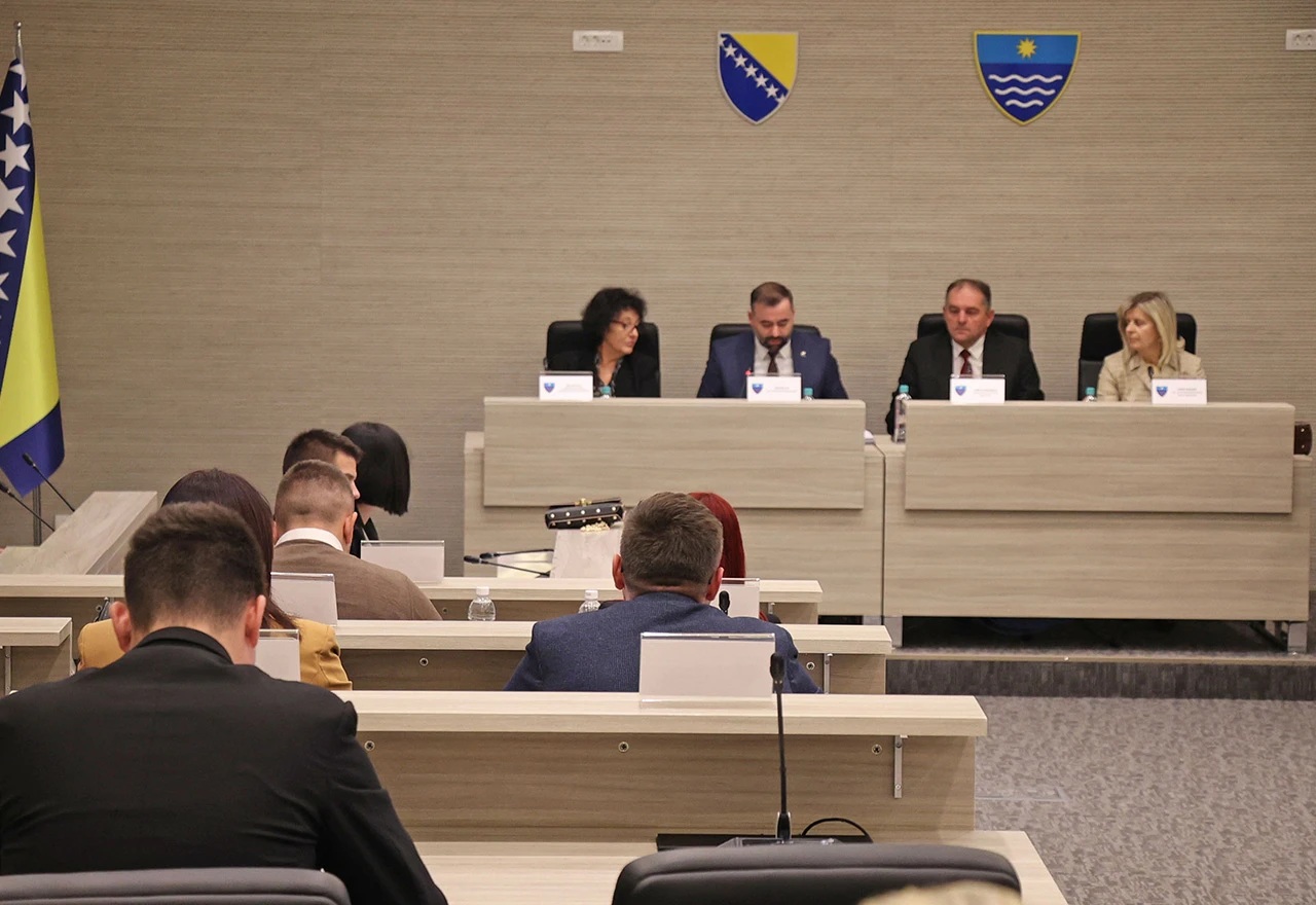 Skupština HNŽ: 'Popravke' financija zavoda i priča o pričanju djece