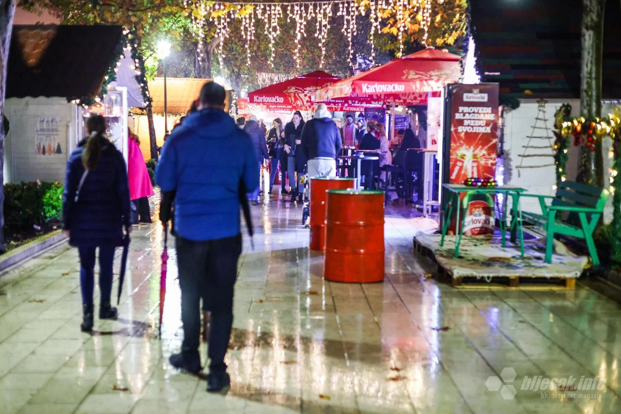 Poznato tko je dobio kućicu na Adventu u Mostaru
