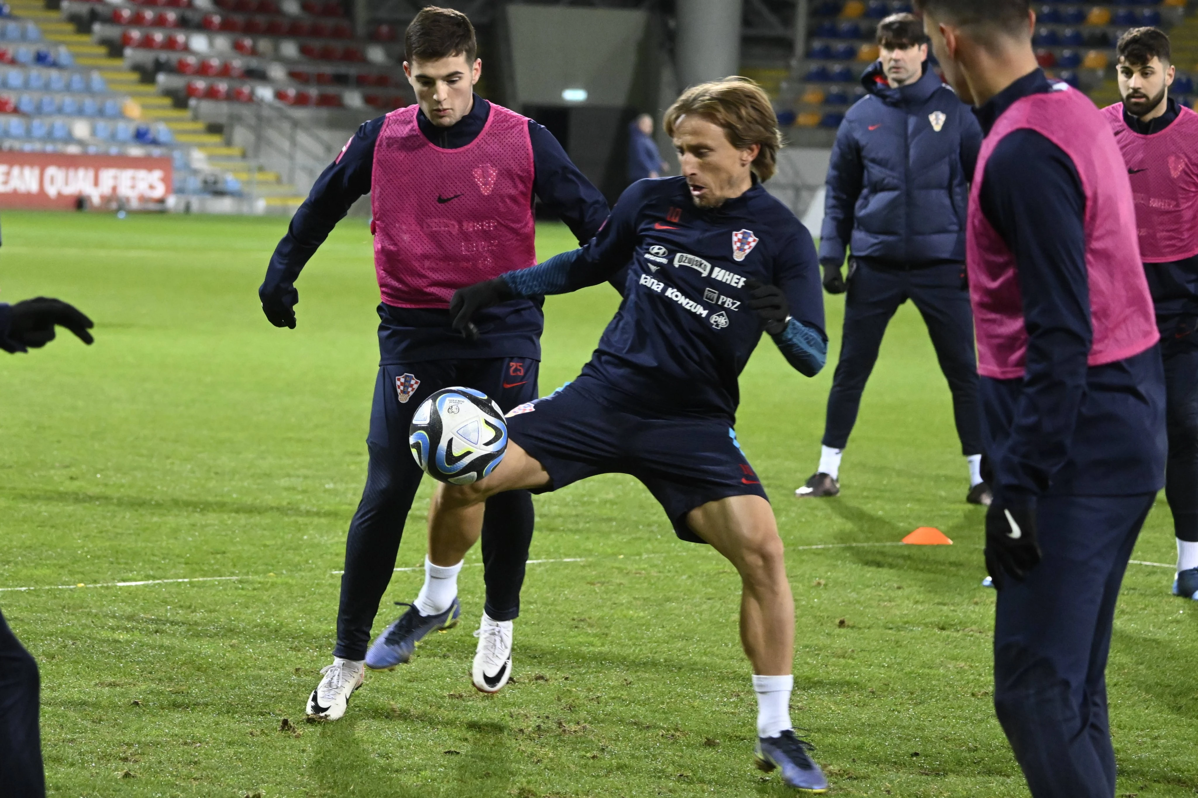 Vatreni na -5 traže bodove protiv Latvije, Daliću se osipaju igrači