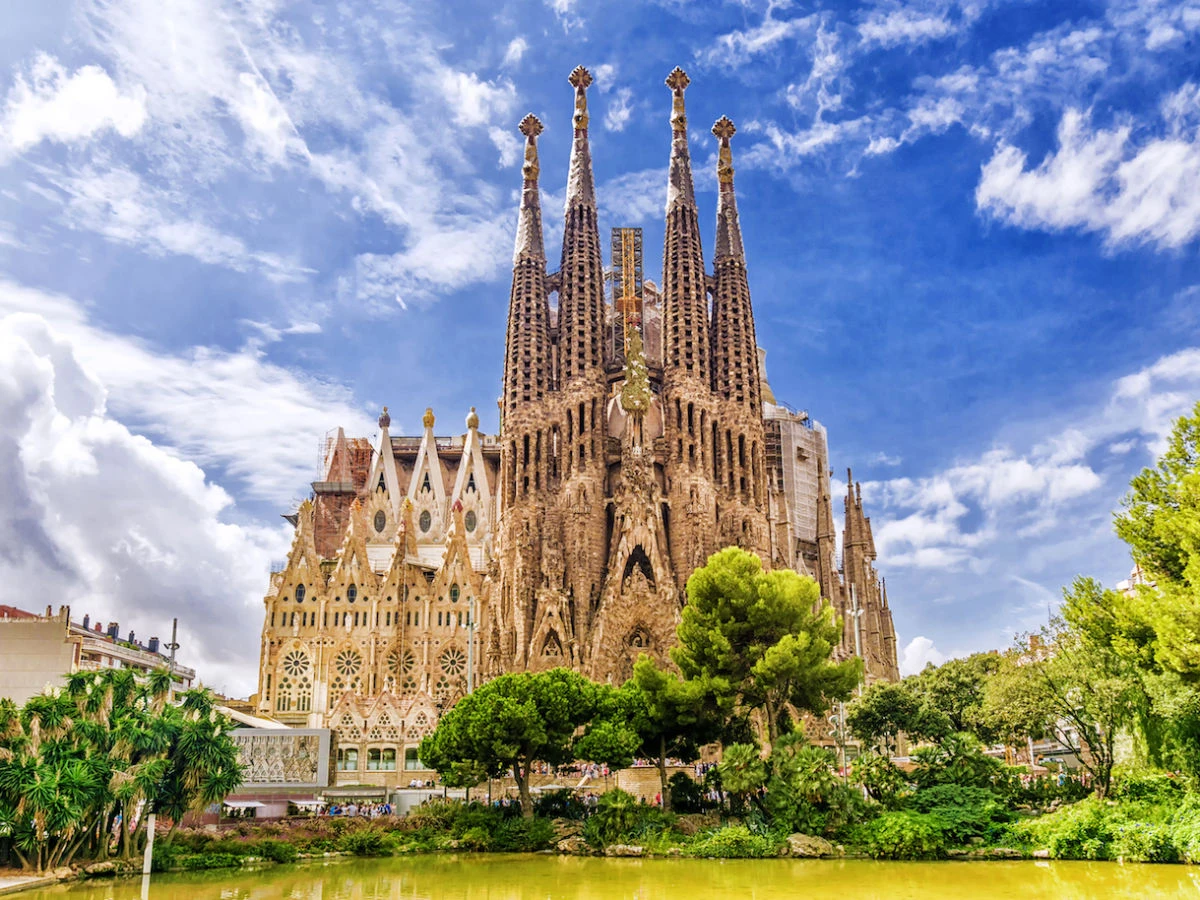 Sagrada Familia osvanula u novom izgledu