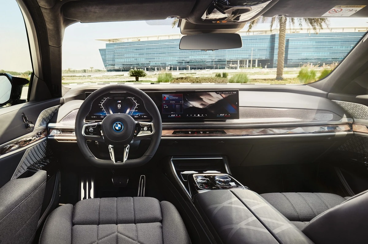 Bežično punjenje iPhonea 15 u BMW-u trenutno nije dobra ideja