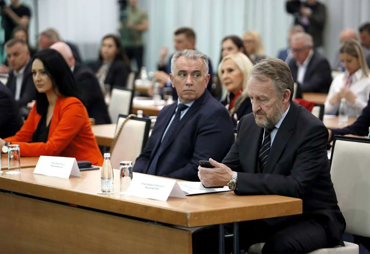 Sjednica SDA: Softić predsjednik Glavnog odbora, Genjac generalni tajnik