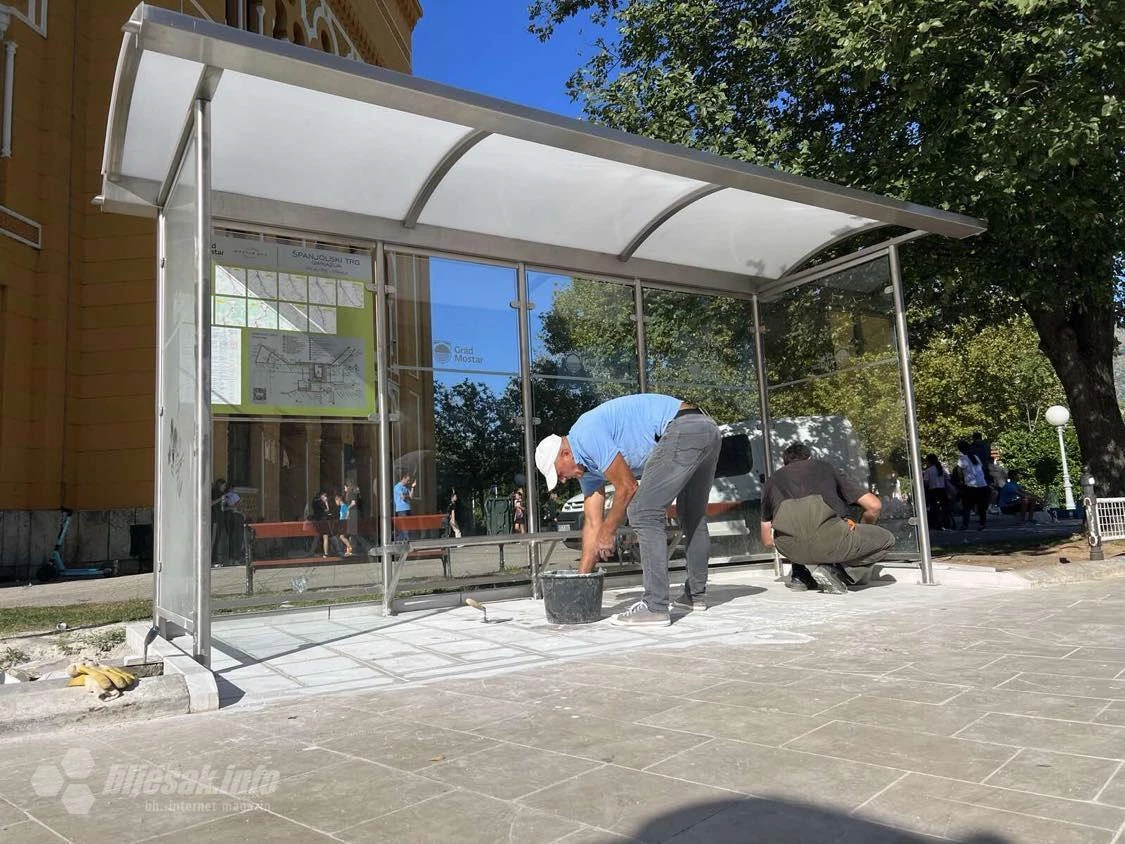 Uređenje autobusnog stajališta na Španjolskom trgu