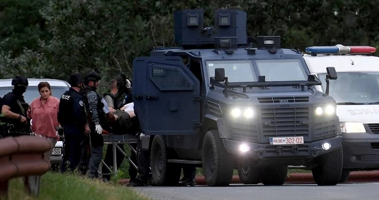 EU osudila napad na kosovsku policiju: "To je gnjusni i kukavički terorizam"