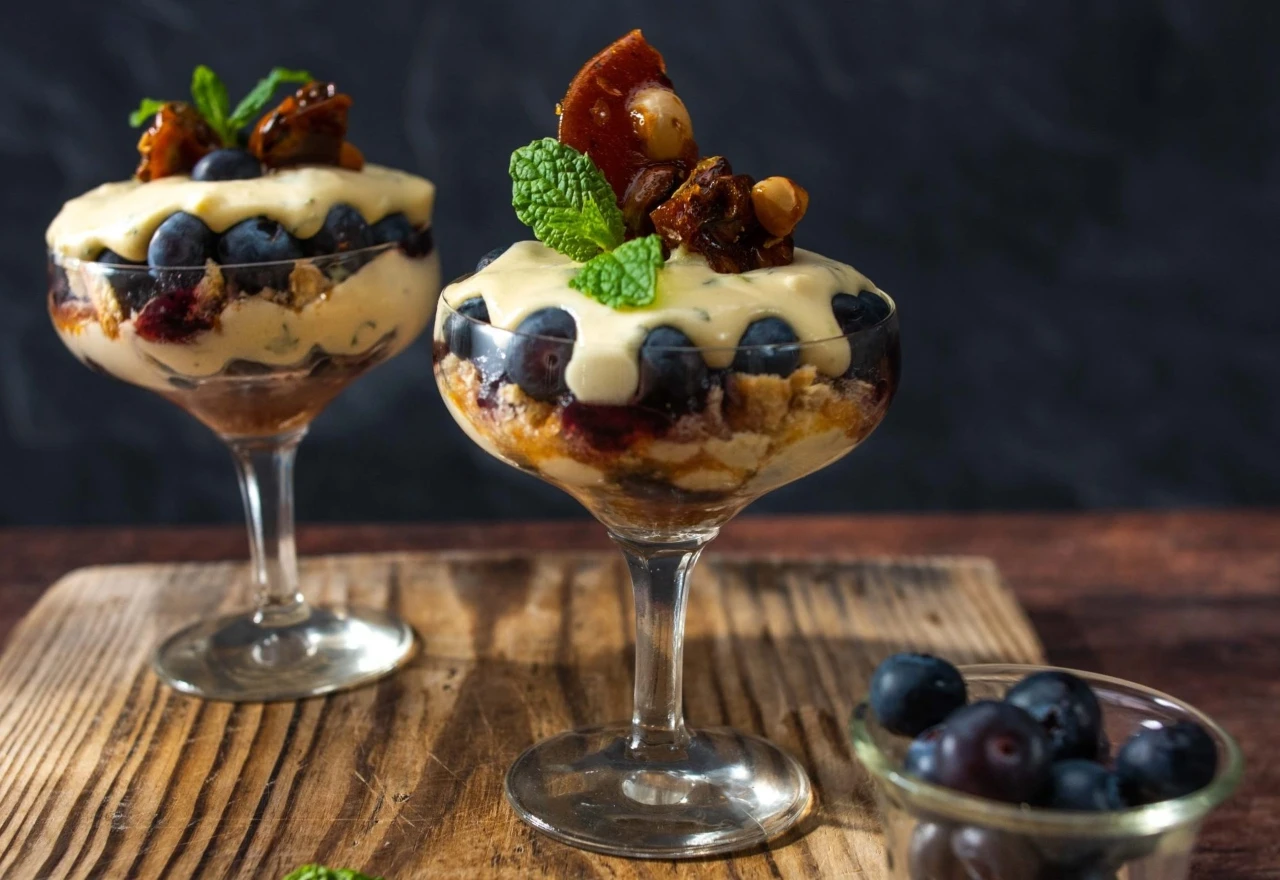 Kremasti tiramisu s borovnicama