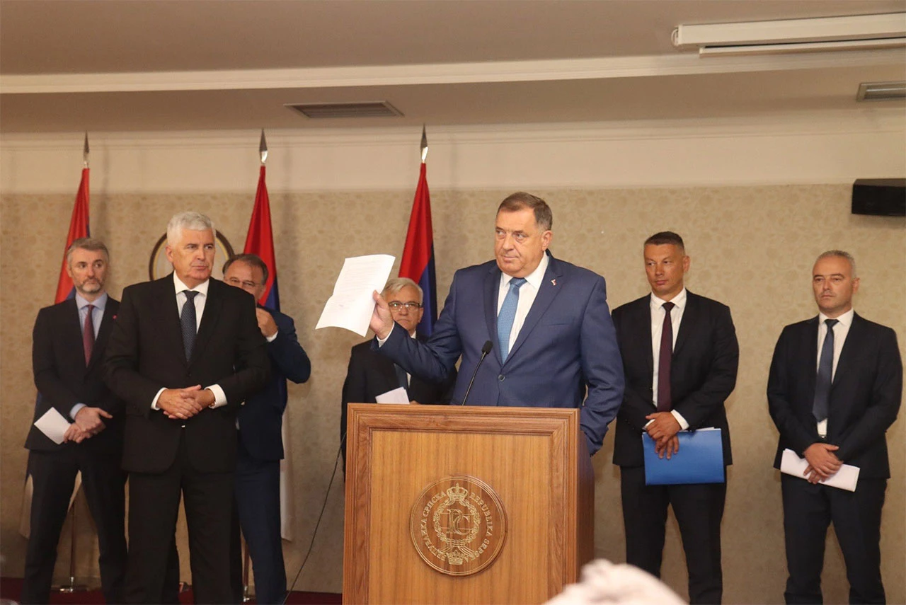 Dodik nakon sastanka: Potvrdit ćemo tri zakona i izabrati ministra