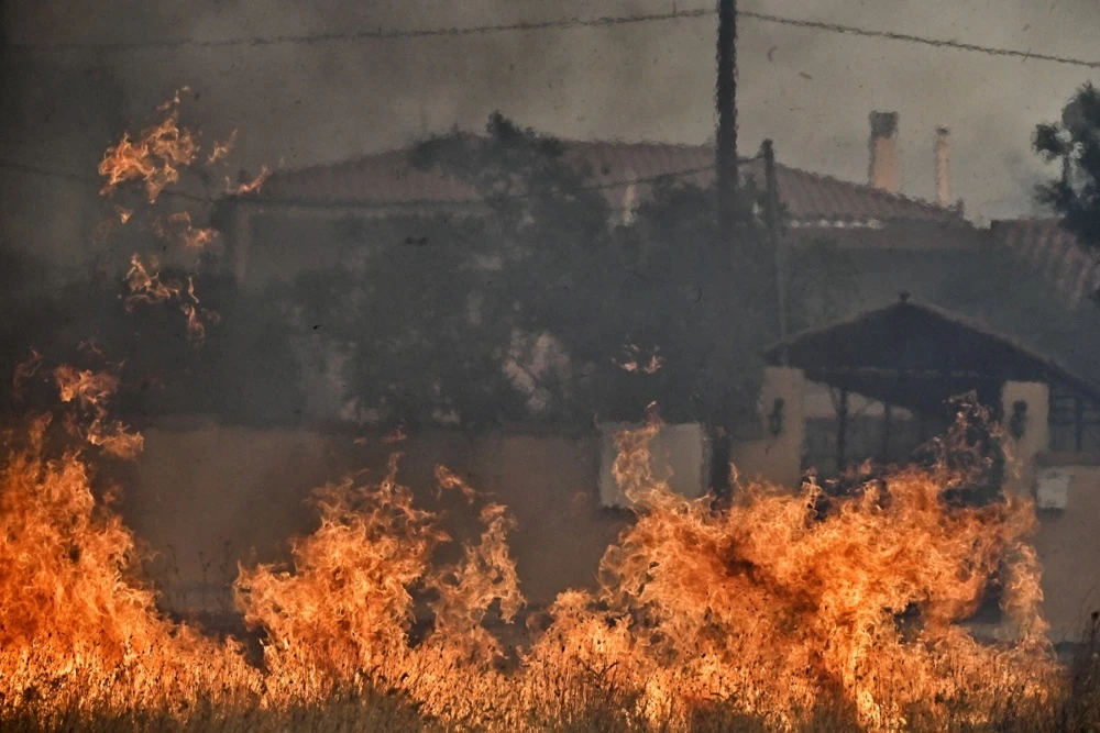 Požari u Grčkoj uglavnom obuzdani, prijeti novi toplinski val