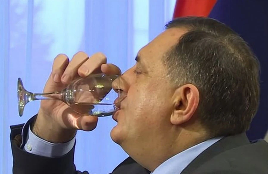 Dodik pao po Bećiroviću:  Neobuzdan politički primitivac, koristan za raspad BiH...