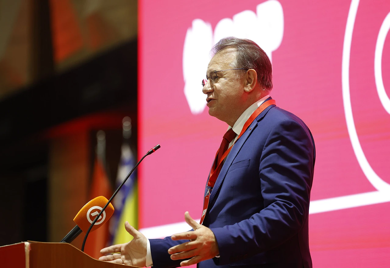 Nikšić građanima RS: Razmislite o svojim i životima svoje djece