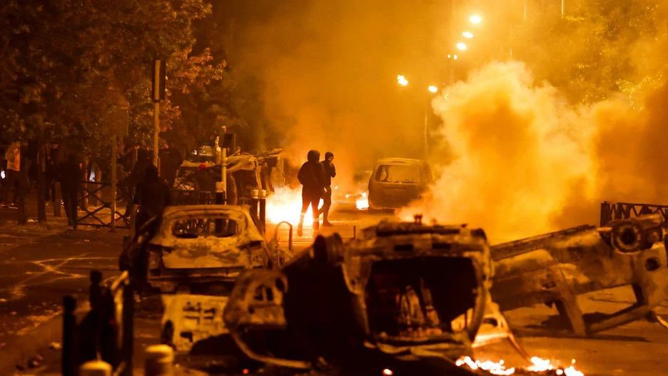 Francuska se oporavlja od četvrte noći nereda: Sahranjen ubijeni tinejdžer