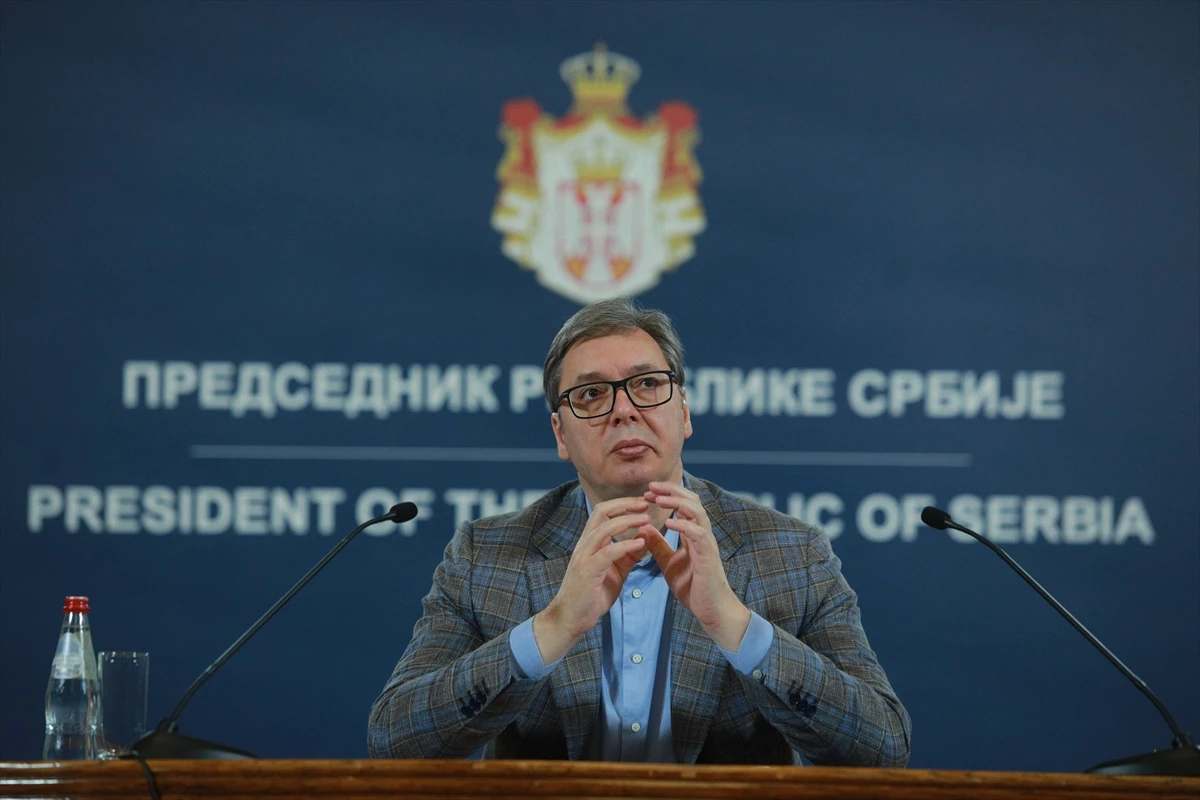 Vučić međunarodnoj zajednici o Kosovu: "Pomilujte vaše čedo malo po glavi ili ga lupite po dupetu"