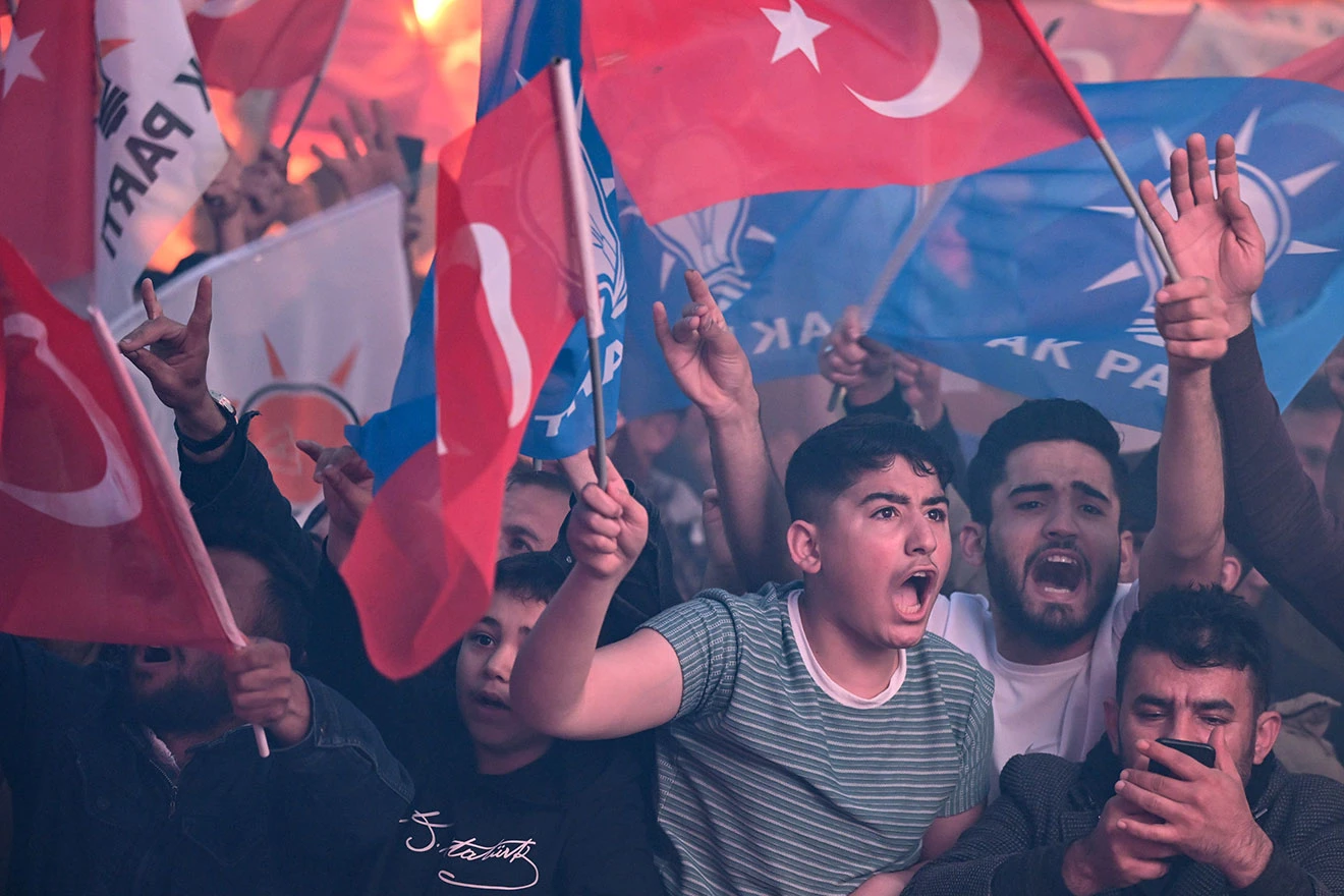 Erdogan se u Istanbulu zahvalio biračima i proglasio pobjedu na izborima 