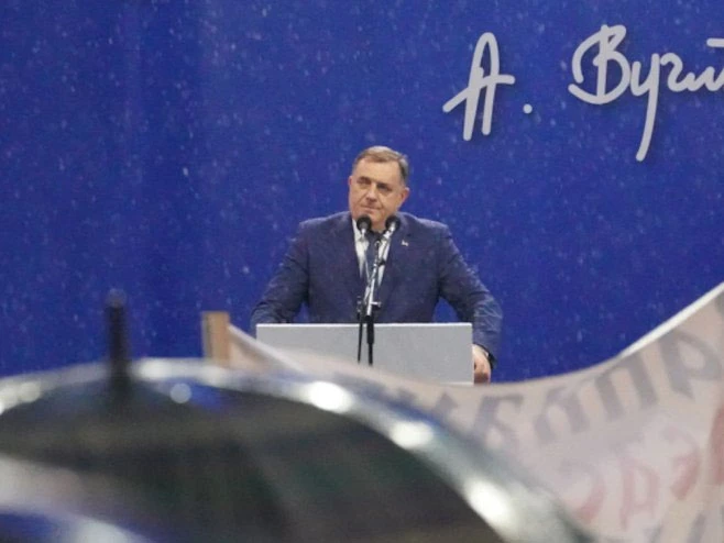 Dodik rekao zašto je došao na Vučićev miting