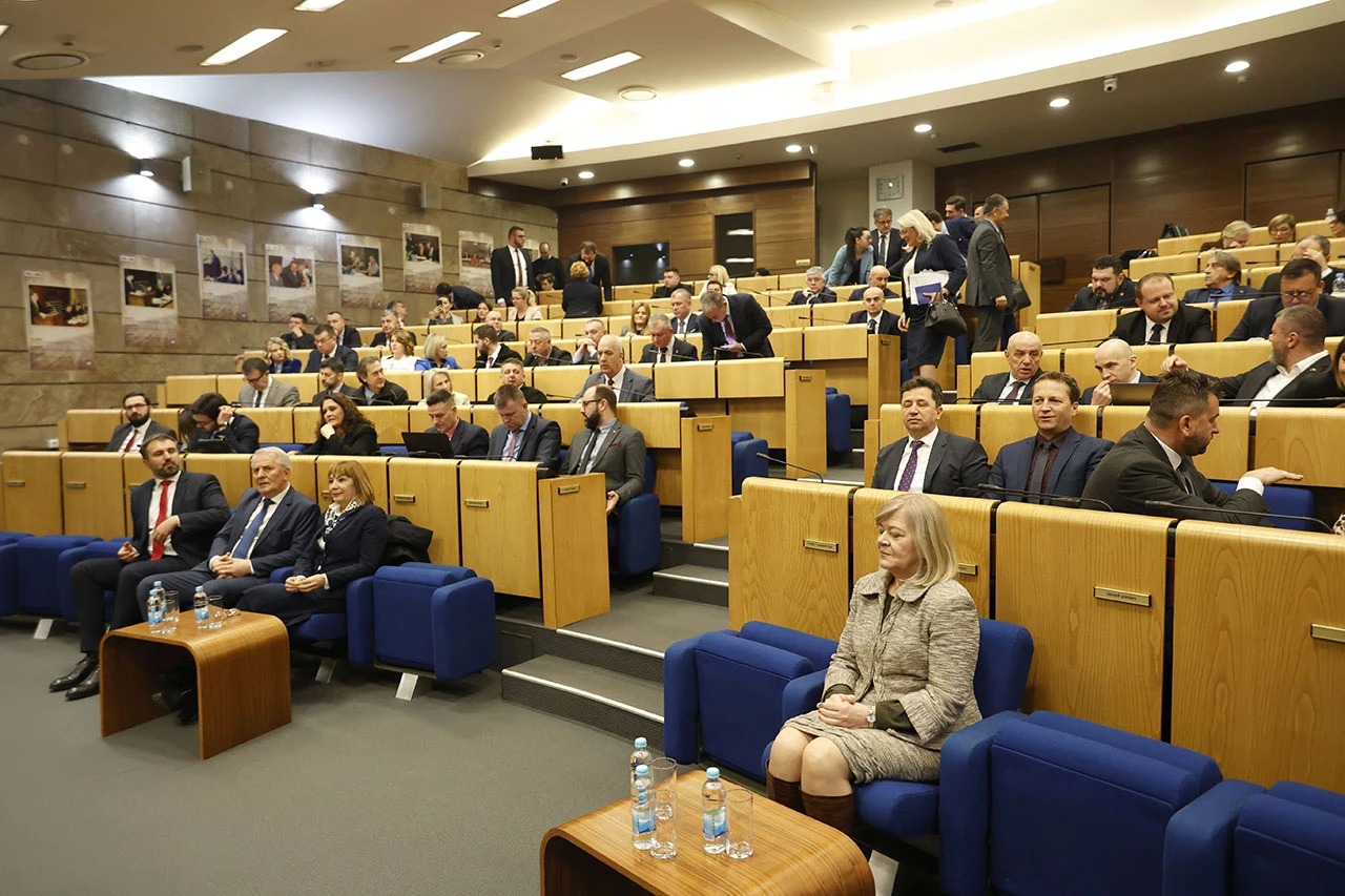 Imenovana Vlada! SDA službeno u opoziciji