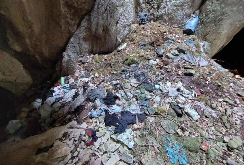 Tomislavgrad: Speleolozi pronašli ručne granate, životinjske kosti i smeće
