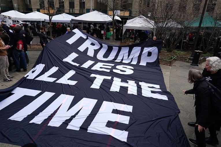 Trumpov “posljednji e-mail pristašama prije uhićenja” 