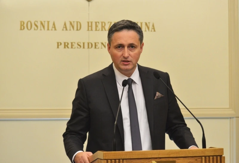Bećirović poručio Dodiku: Ne možemo otimati ono što nam pripada