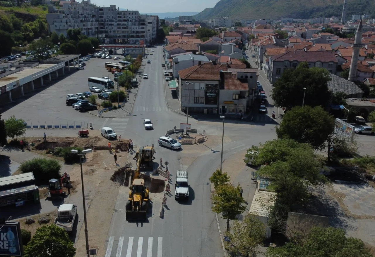 Strpljenja - narednih dana će se asfaltirati kružni tok na raskrižju kod autobusnog kolodvora