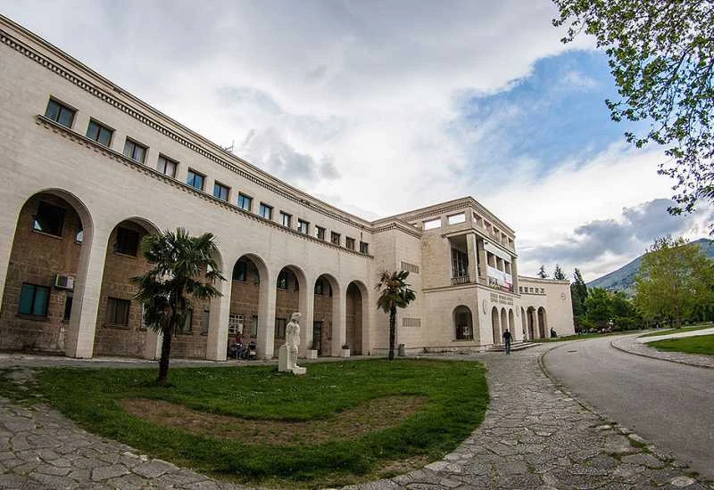 Hit predstava 'Ako sam žena nisam konj' treći put u Mostaru