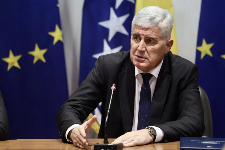 Mešalić: Trojka je Čoviću omogućila bahaćenje