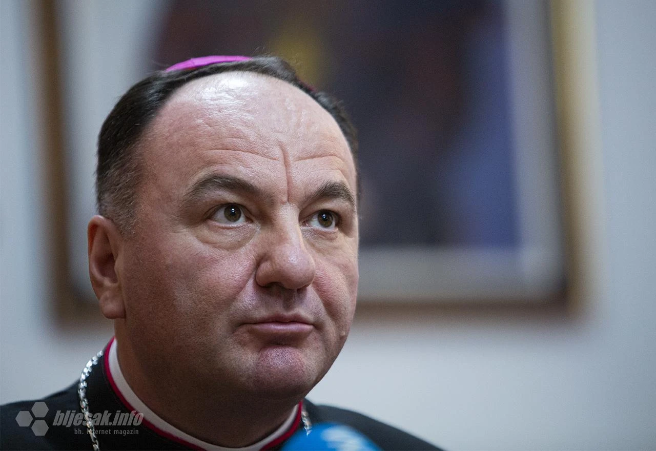 Biskup Palić za Bljesak: Naš bogati svijet prisvojio je Božić, ali je iselio Isusa