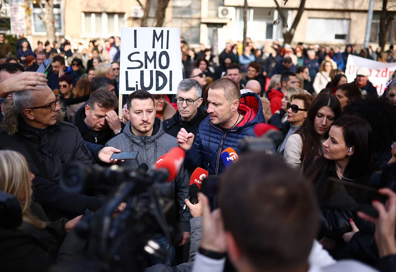 Zdravstveni radnici: Premijer samo predlaže, zašto Vlada nije namjenski odredila sredstva za pomoć?