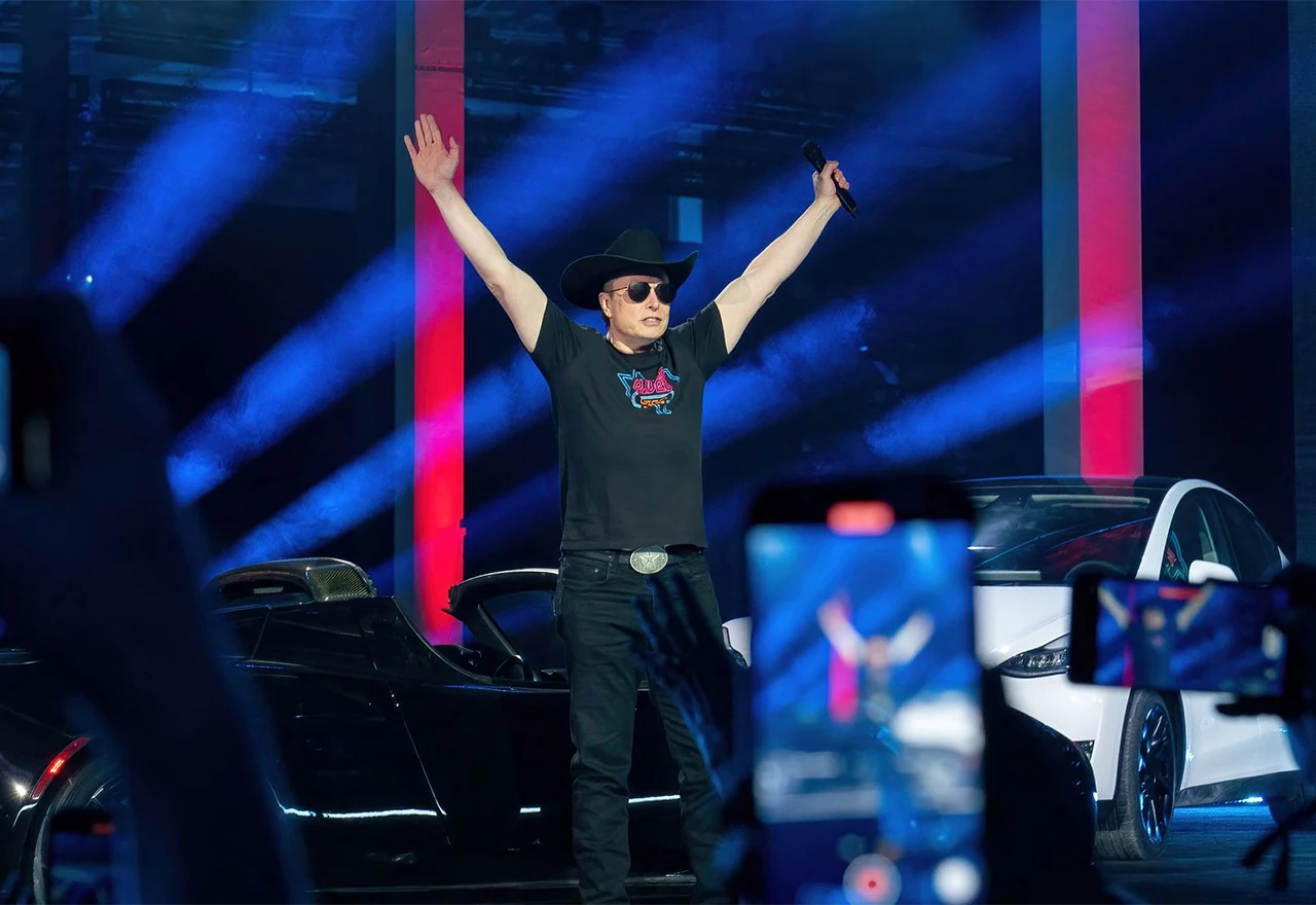 Musk: ''Otići ću s čela Twittera kada nađem budalu koja će me zamijeniti''