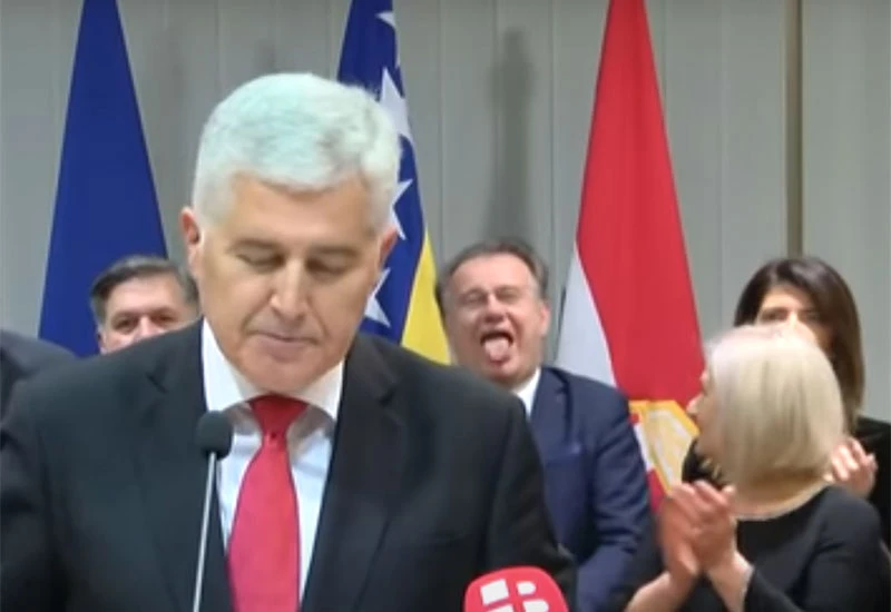 Nermin Nikšić kao Ava Karabatić