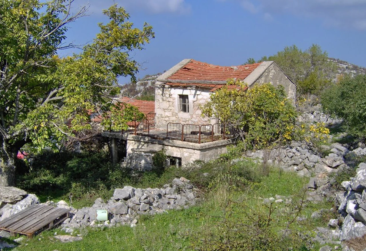Bh. sela sve praznija: Mladih nema, ostali su samo stari