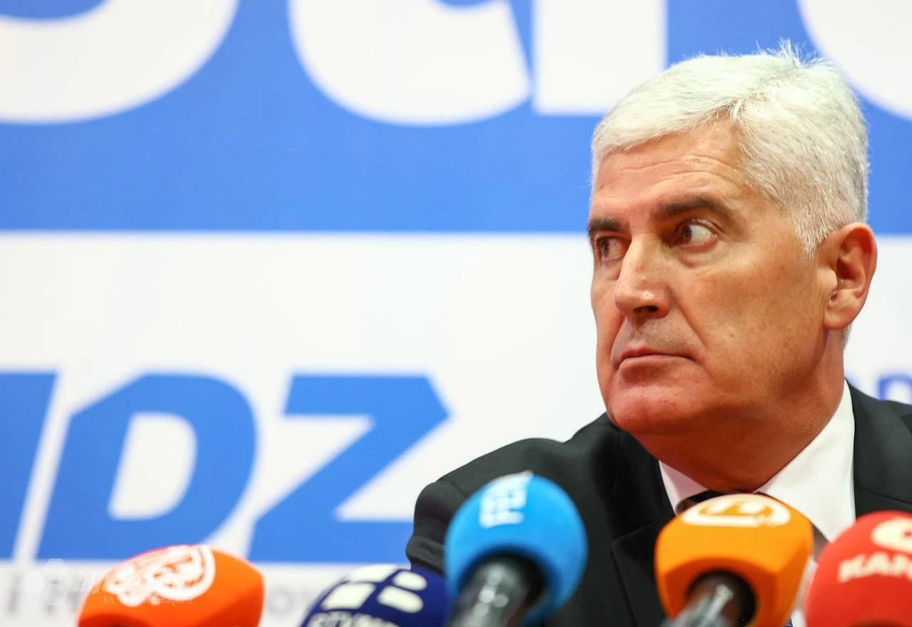 Čović o prosvjedu ispred OHR-a: Ljudi zarobljeni u prošlosti