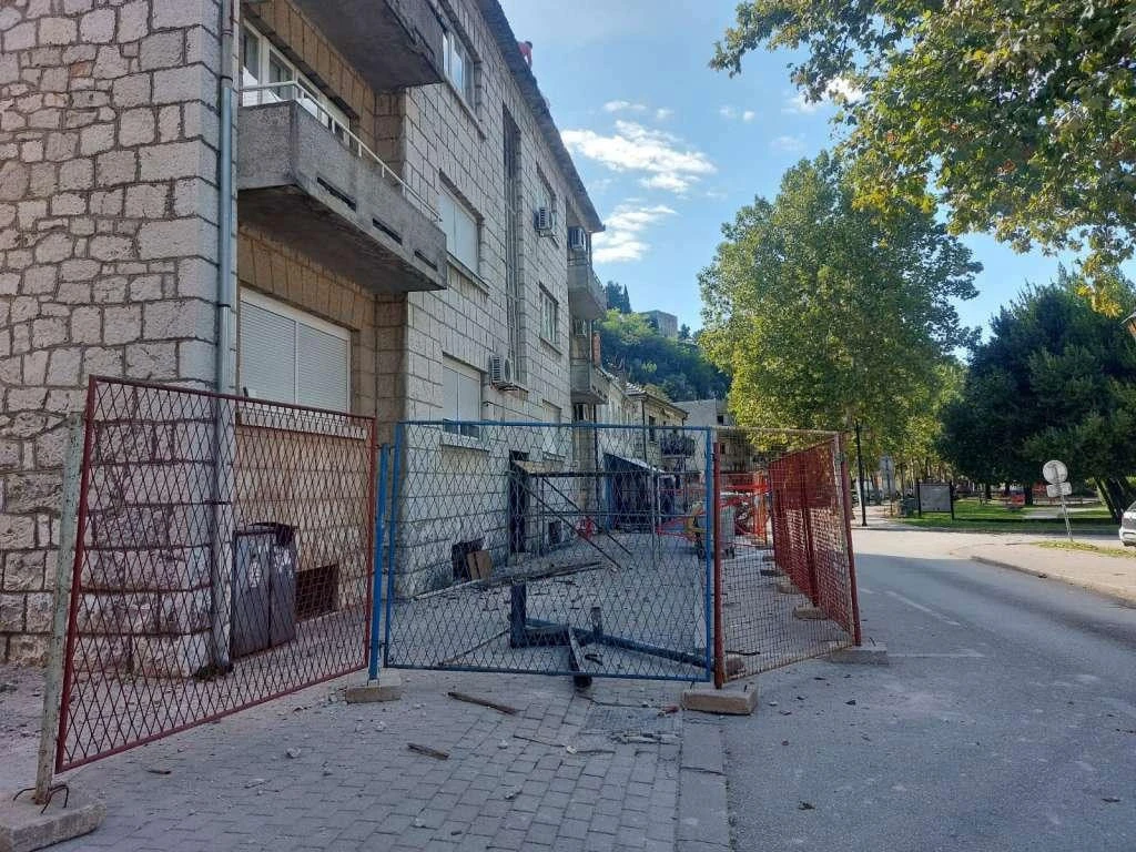 Sanacija objekata u Stocu: Mještani strahuju da će bez krovova dočekati zimu