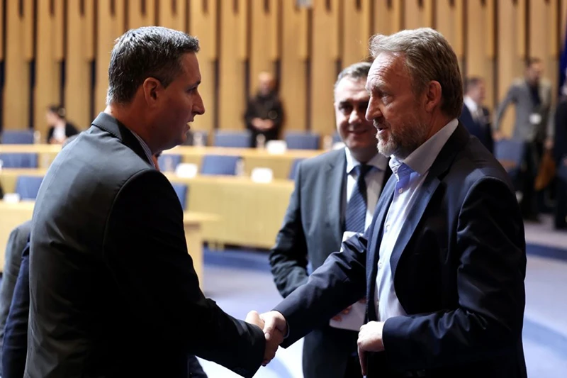 Rukovali se Bećirović i Izetbegović