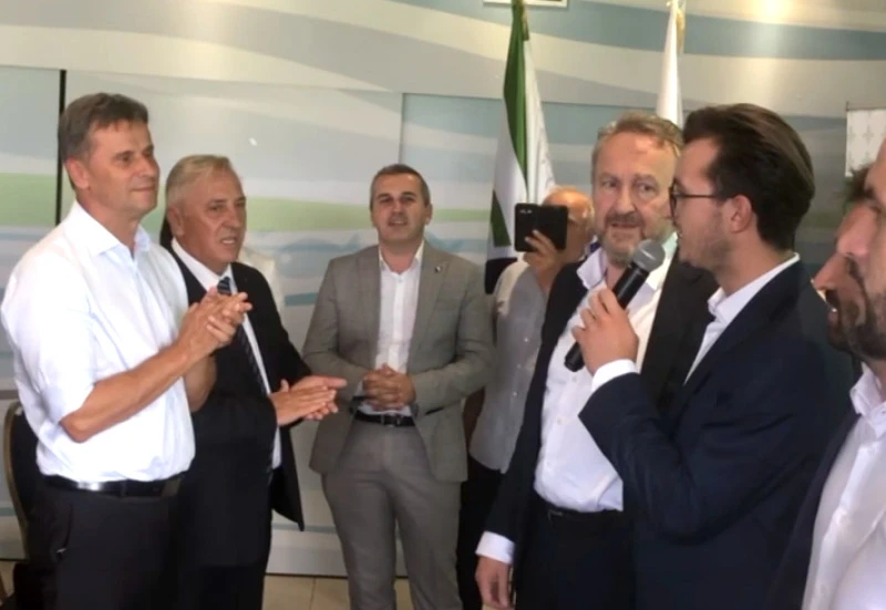 VIDEO | Fadil Novalić u zanosu zbog svjetla u mraku