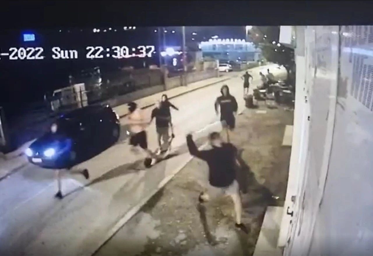 VIDEO | Huliganski neredi u Opinama, intervenirala hitna i policija