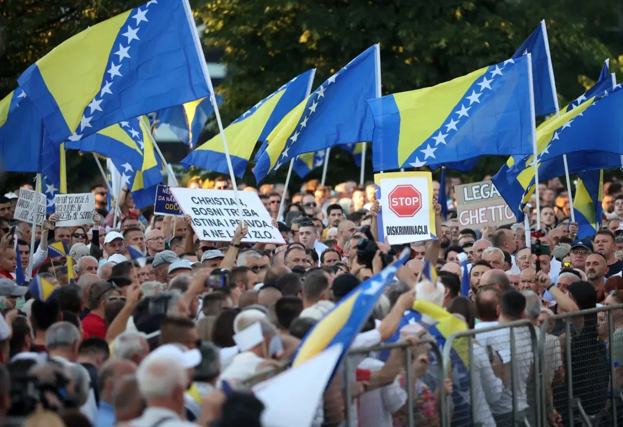 Stižu novi pozivi na prosvjede ispred OHR-a