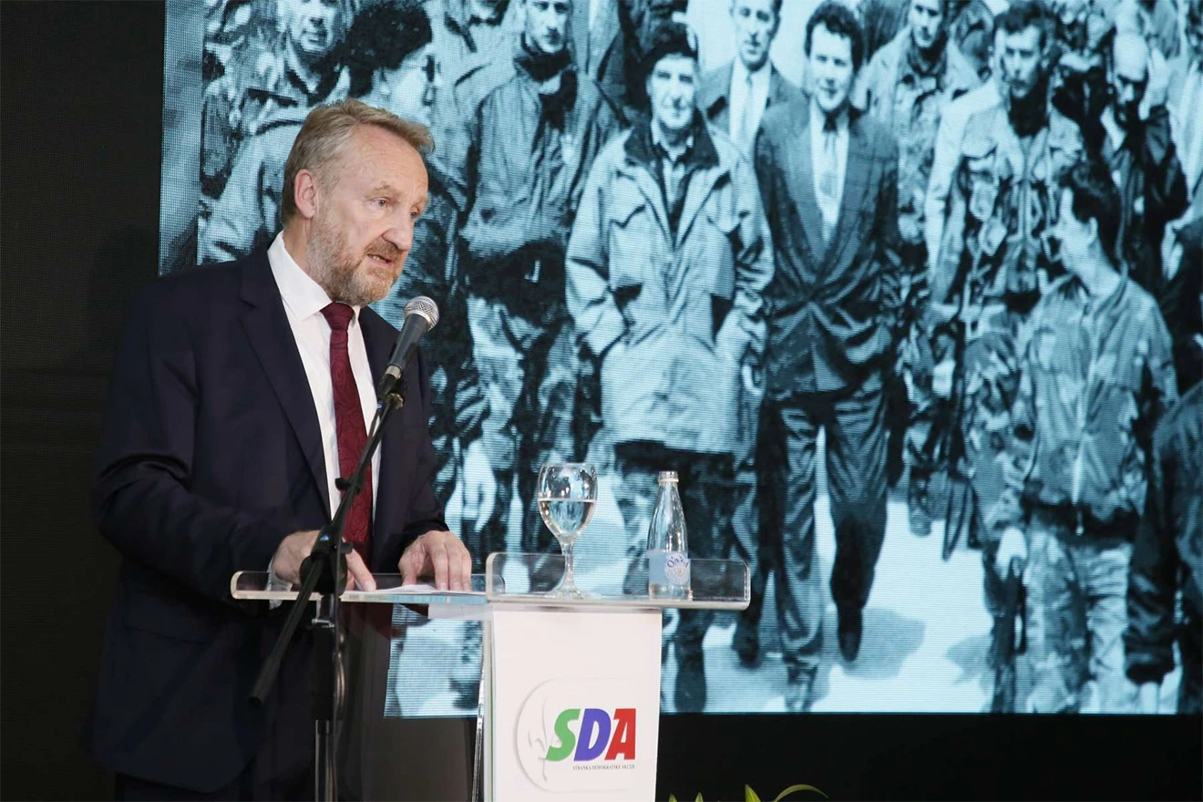 Bakir o Alijinim milijunima i svojoj darežljivosti