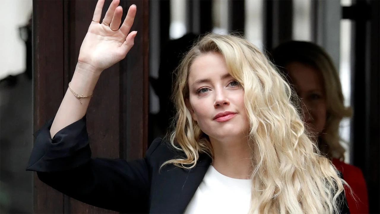 Sudski dokumenti: Amber Heard je Deppu otkinula prst, gađala ga bocom votke