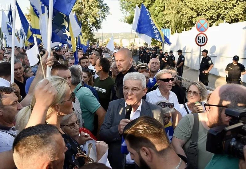 Džaferović optužuje HDZ BiH i Hrvatsku da prijete BiH
