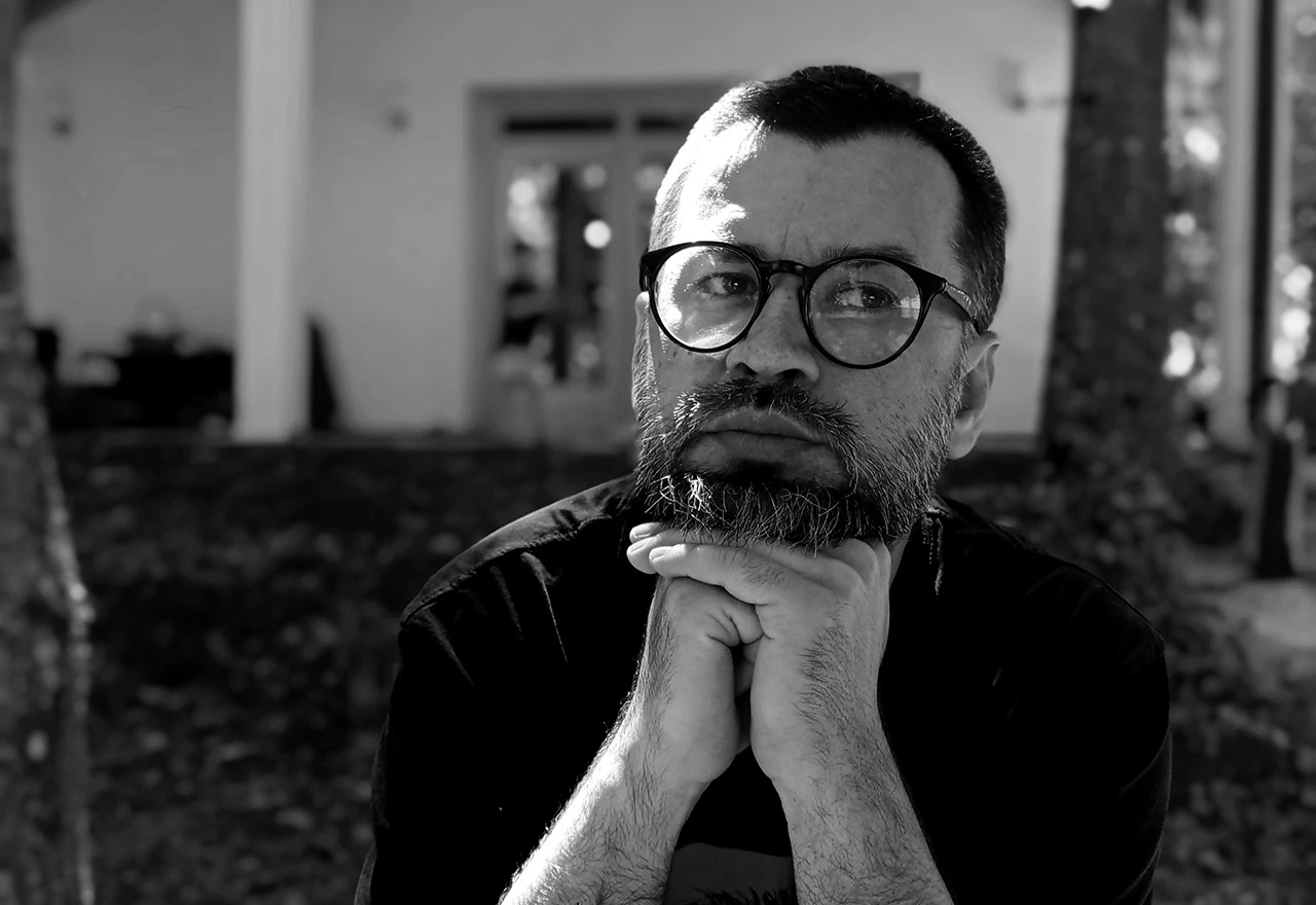 Almin Kaplan – dječak - pisac iz zemlje gusjenica kojem se sve već dogodilo