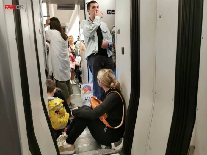 Na putu od Sarajeva do Čapljine putnici morali sjediti na podu