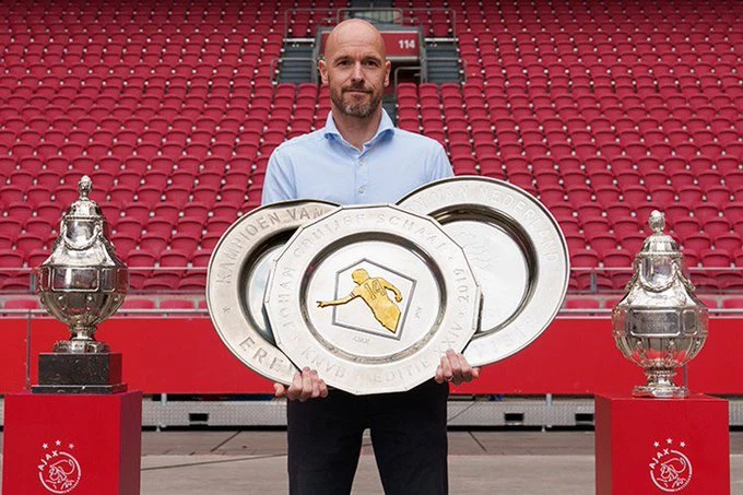 Trener Ajaxa prvi favorit za klupu Manchester Uniteda
