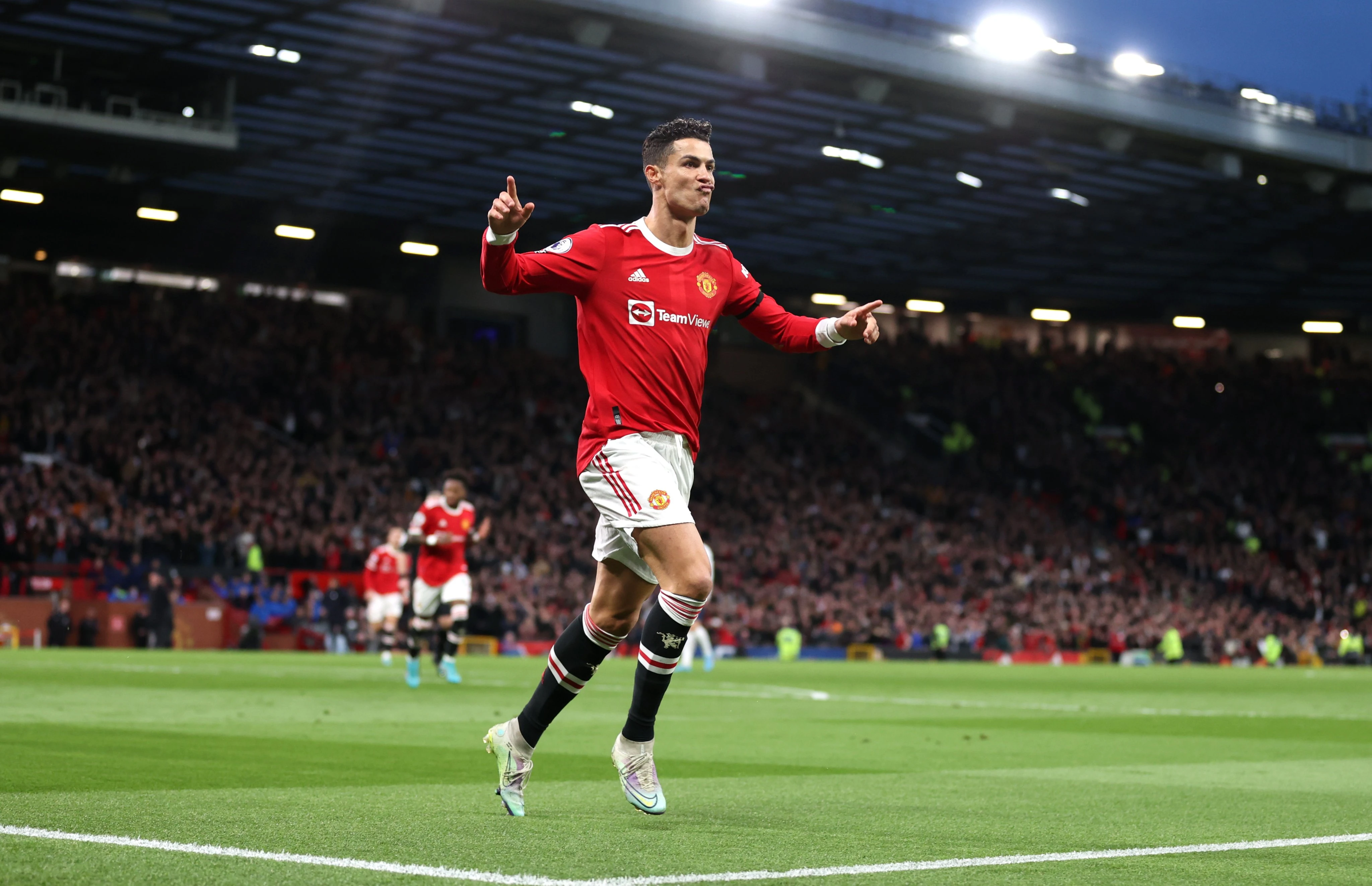 Ronaldo s tri pogotka srušio Tottenham i postao najbolji strijelac svih vremena