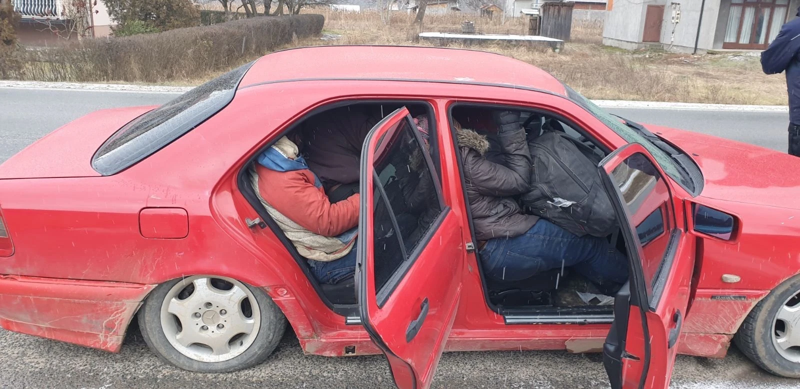Uhićena četiri državljana BiH zbog krijumčarenja 20 migranata