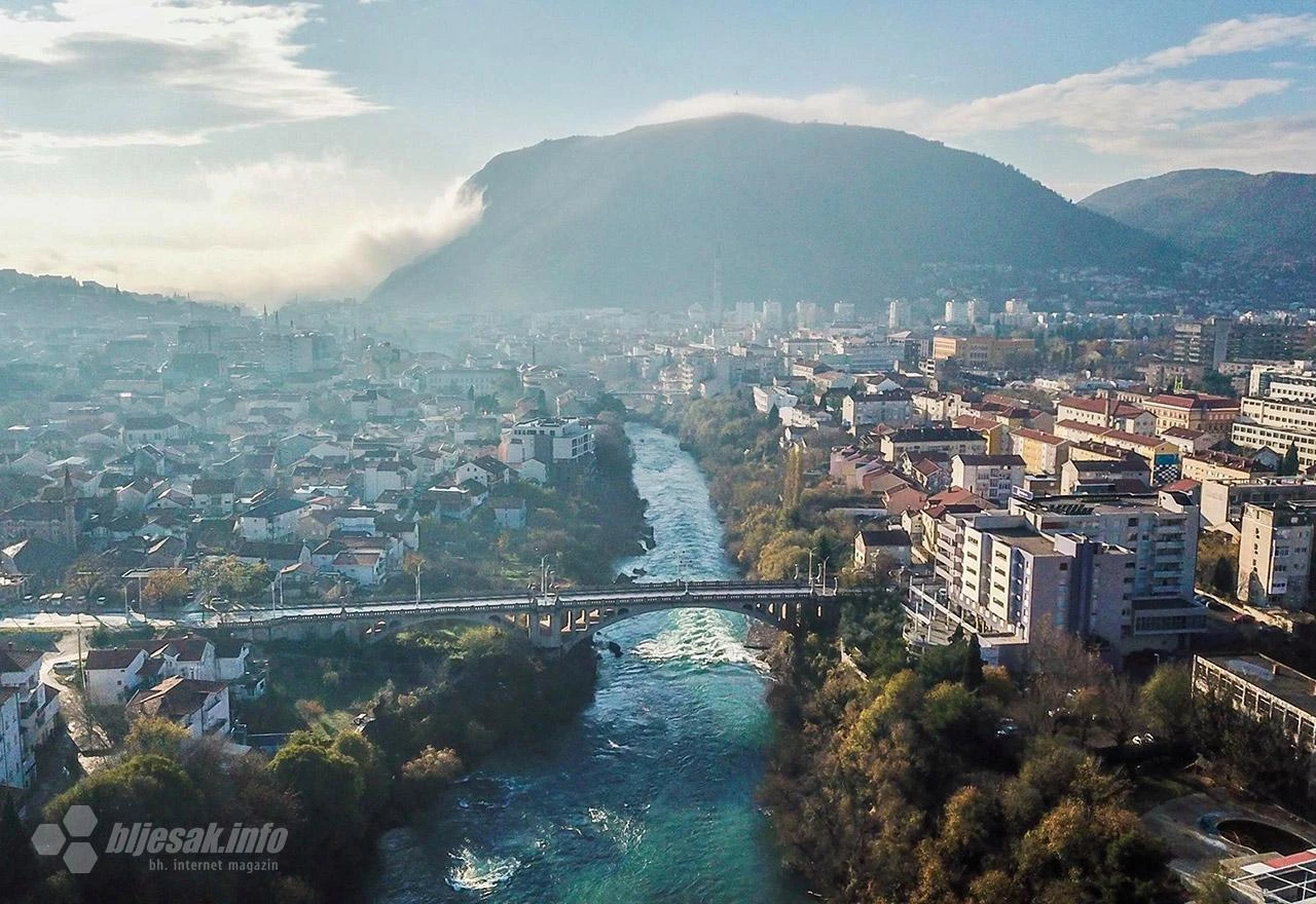 Mostarci žele ukloniti ostatke srušenog Carinskog mosta iz Neretve