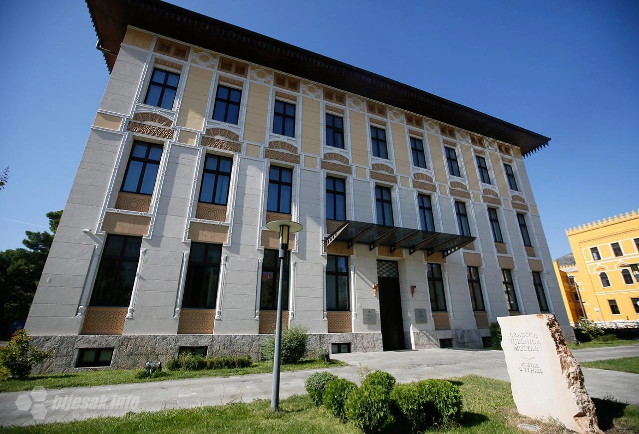 Grad Mostar: Dva Pola i Passat nezakonito nacrtani u tenderskoj dokumentaciji
