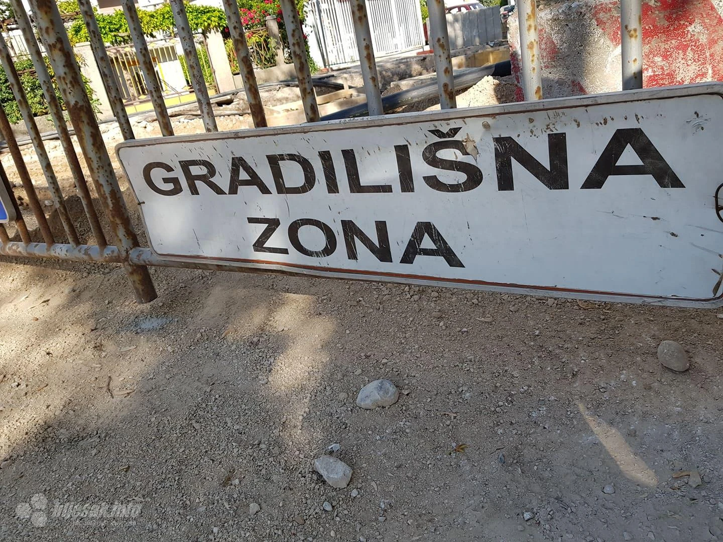 Zbog kolektora zatvara se prometnica u mostarskom naselju