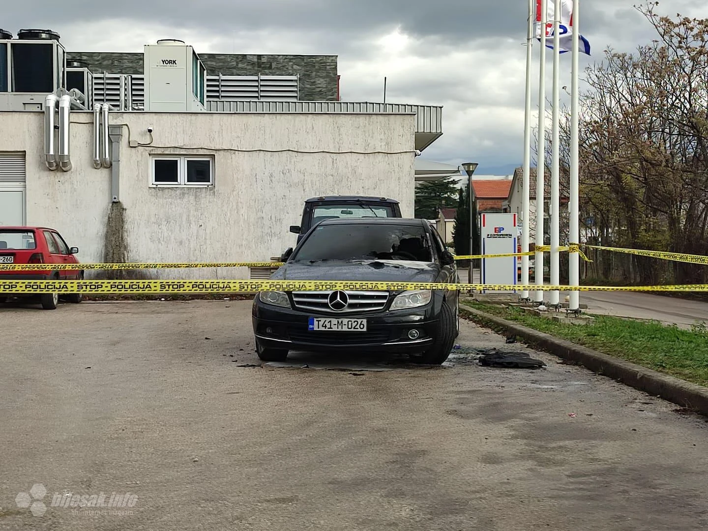 Zapaljeno vozilo povezano s uhićenjem u Elektroprivredi?