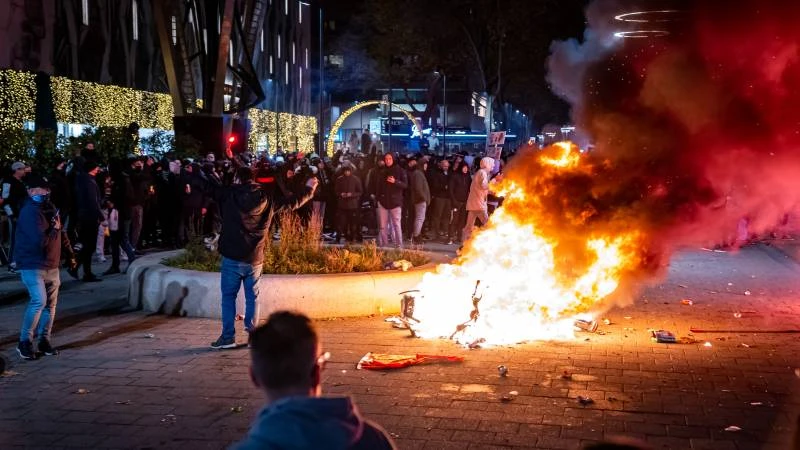 Nizozemska: 7 ozlijeđenih u prosvjedu protiv covid mjera, policija pucala